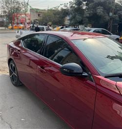 نيسان ألتيما